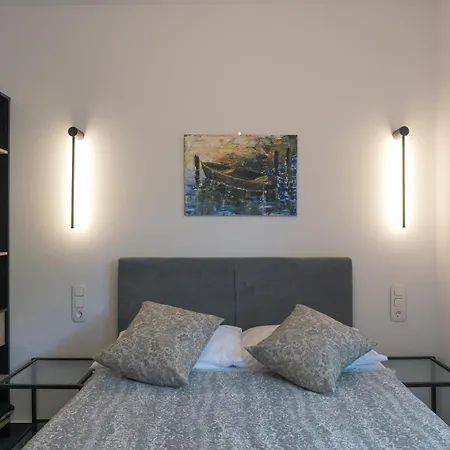 Downtown Apartment *